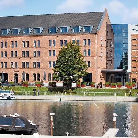 Hafenspeicher Hotel 4*
